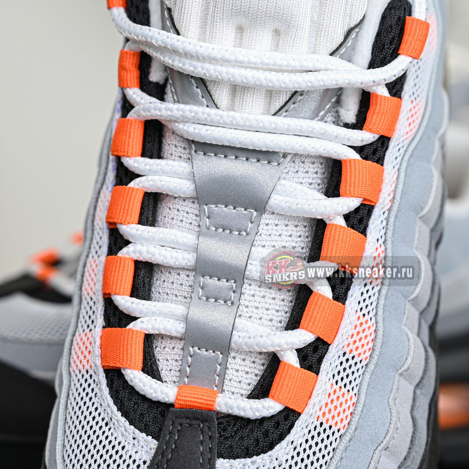 Nike Air Max 95 OG Bright Mandarin  HM4740-101