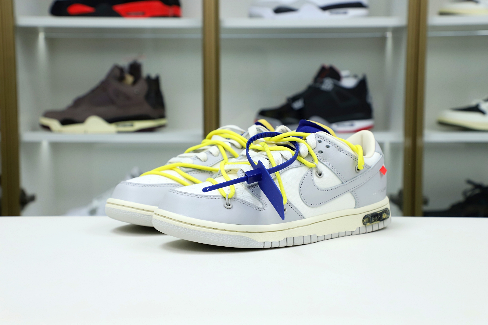 Off-White x Nike Dunk Low