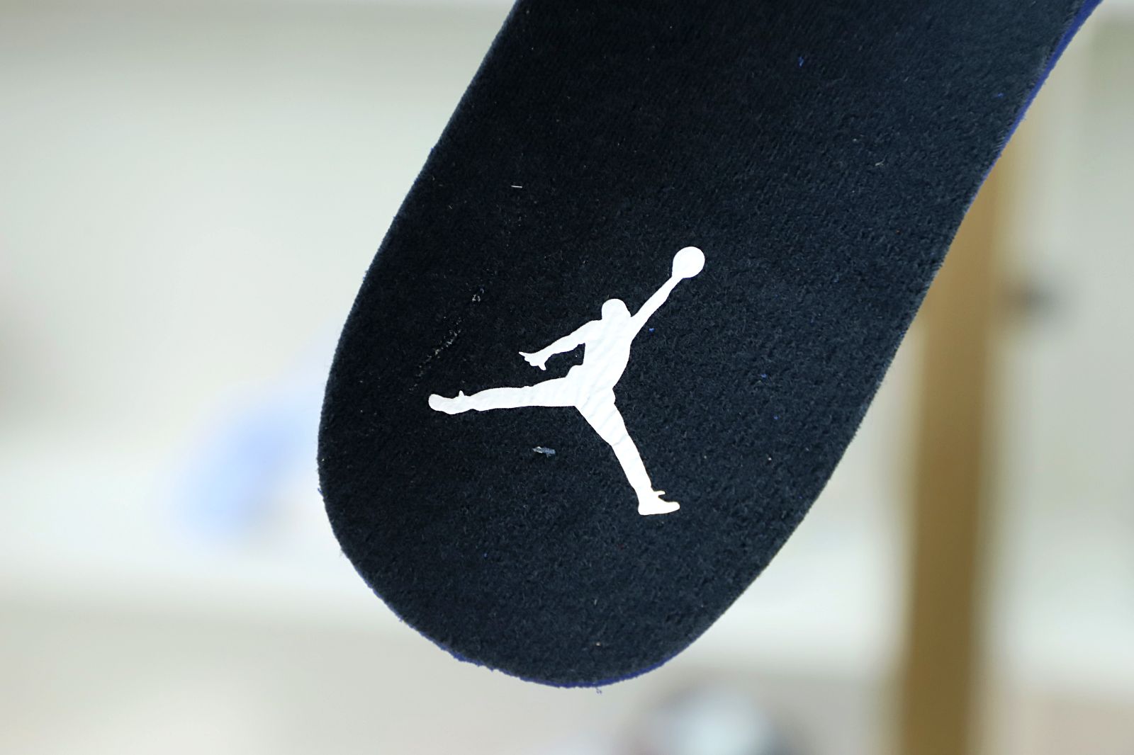 AIR JORDAN 4 RETRO 'RED THUNDER'