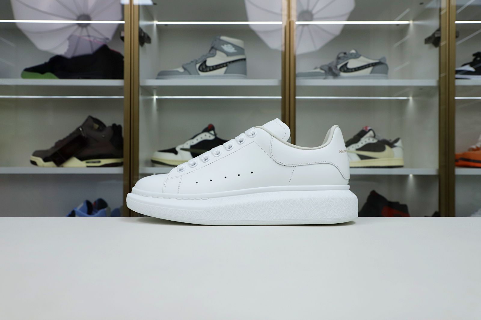 Alexander McQueen baipiwei