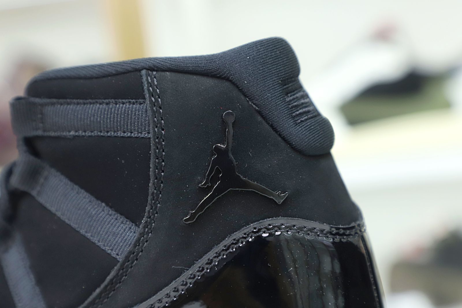 AIR JORDAN 11 RETRO 'CAP AND GOWN'