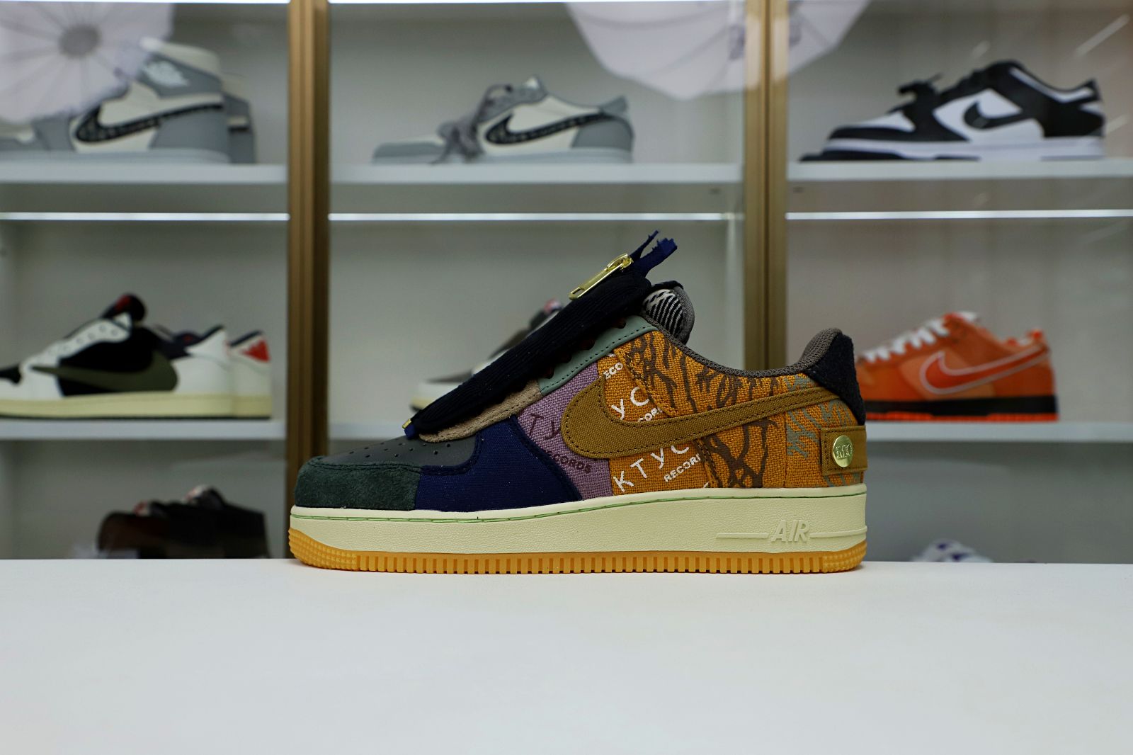 TRAVIS SCOTT X AIR FORCE 1 LOW 'CACTUS