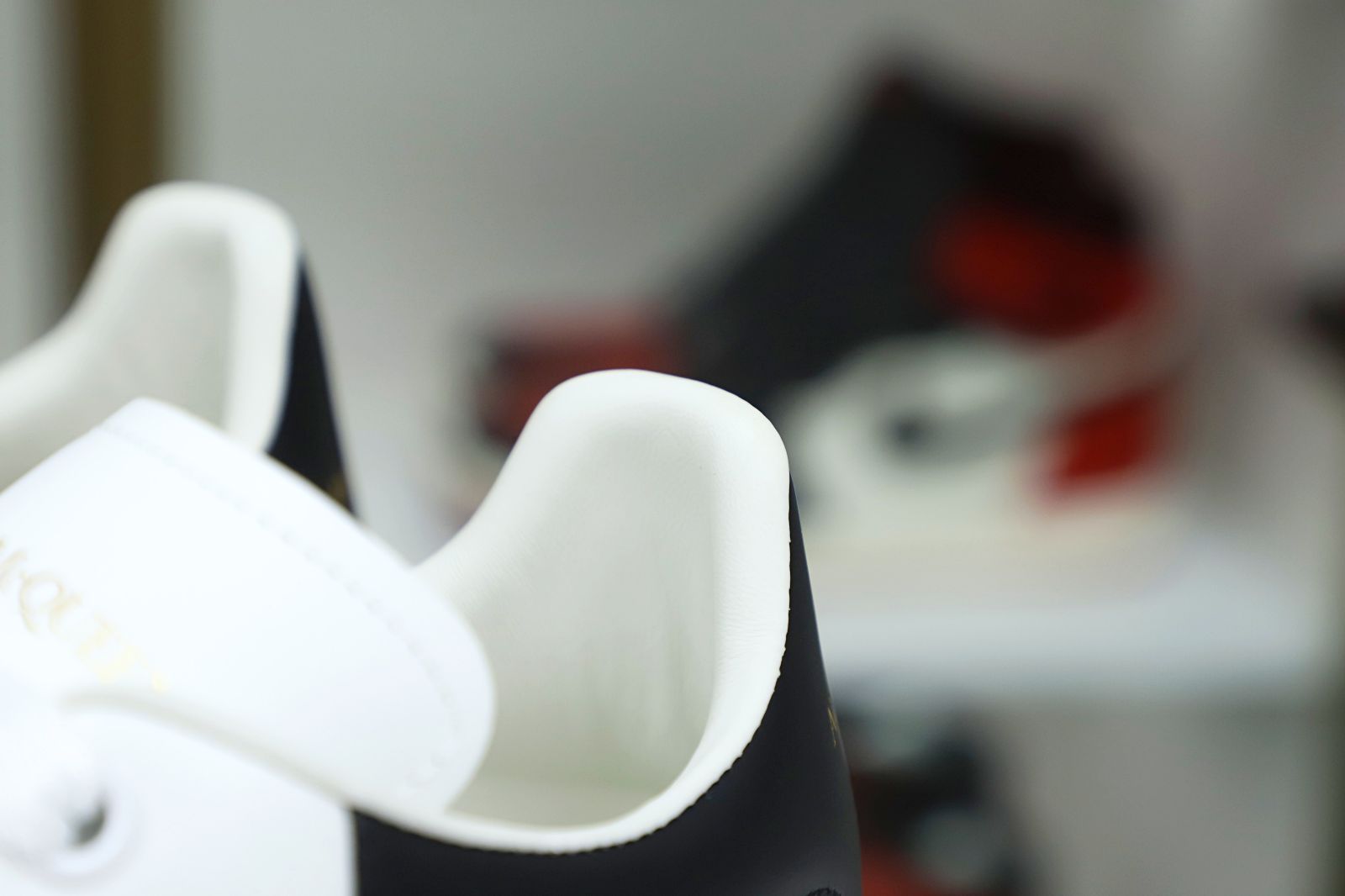 Alexander McQueen WHITE SMOOTH