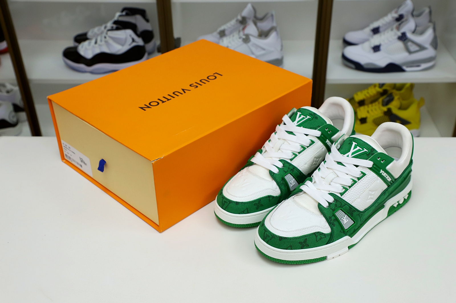 L/V Trainer