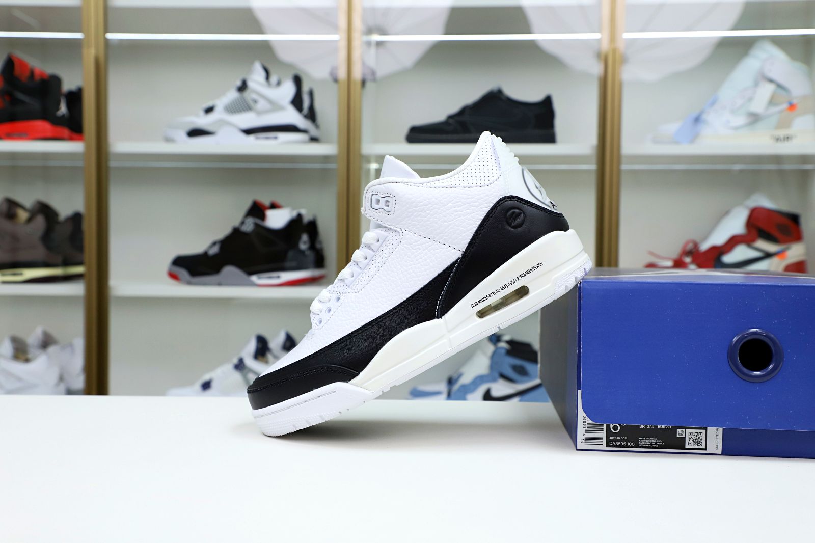 FRAGMENT DESIGN X AIR JORDAN 3 RETRO SP 'WHITE'