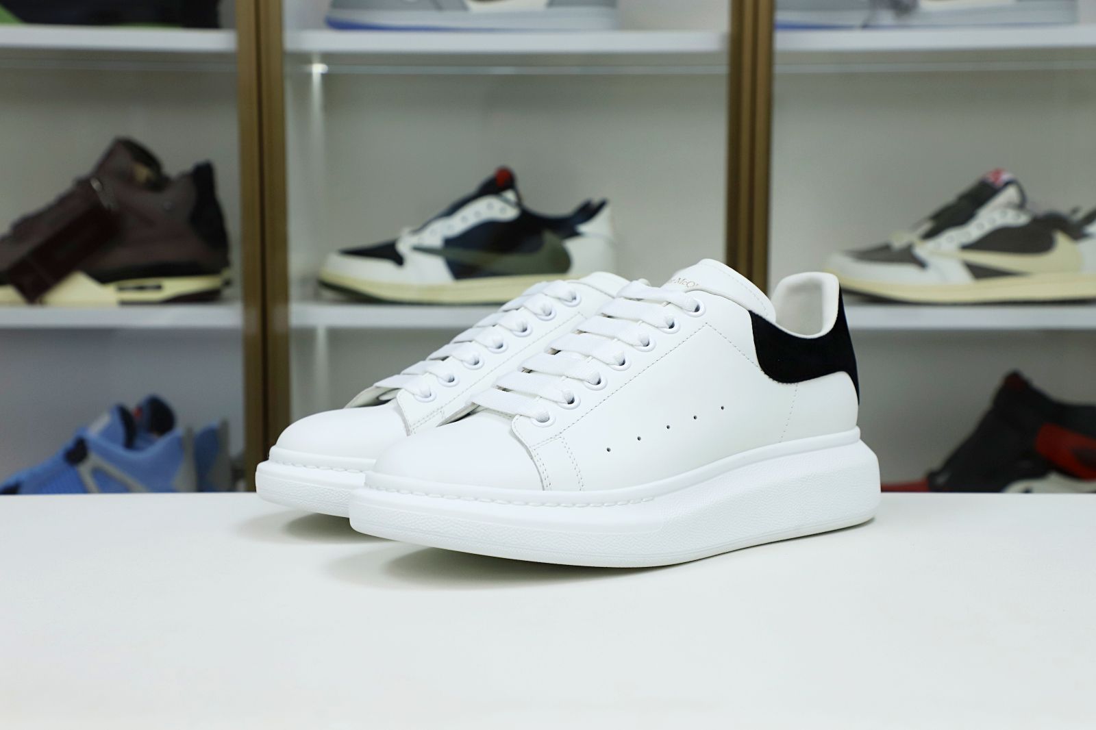 Alexander McQueen heiseyangwei