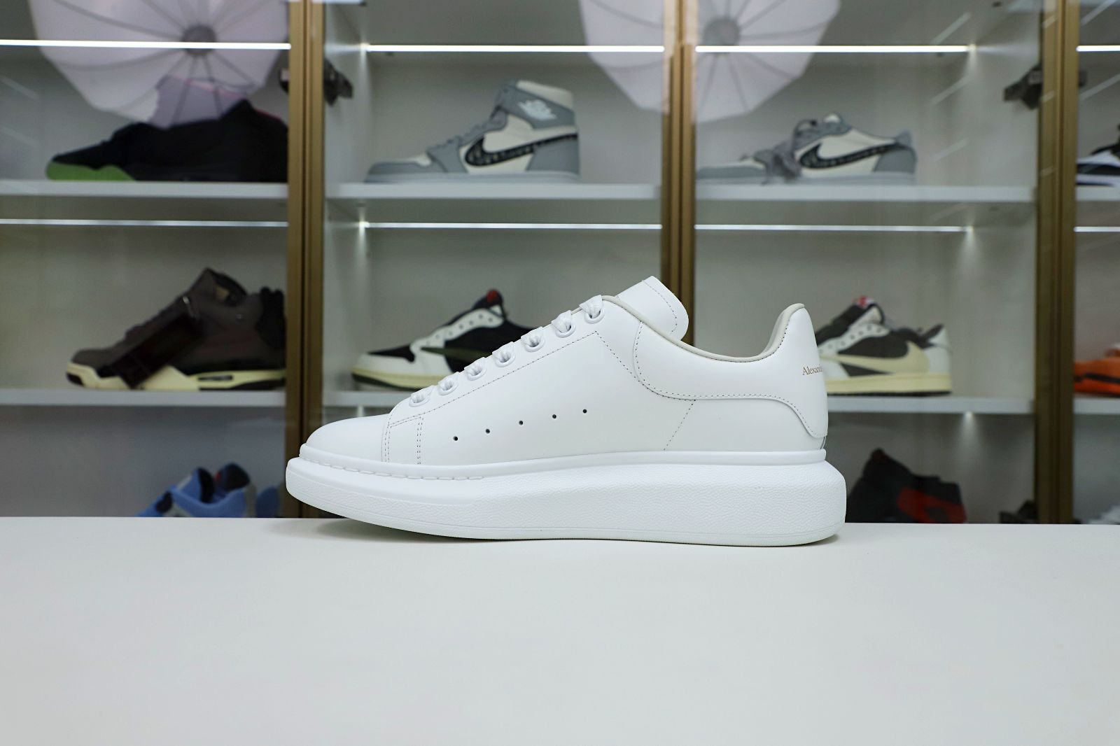 Alexander McQueen baipiwei