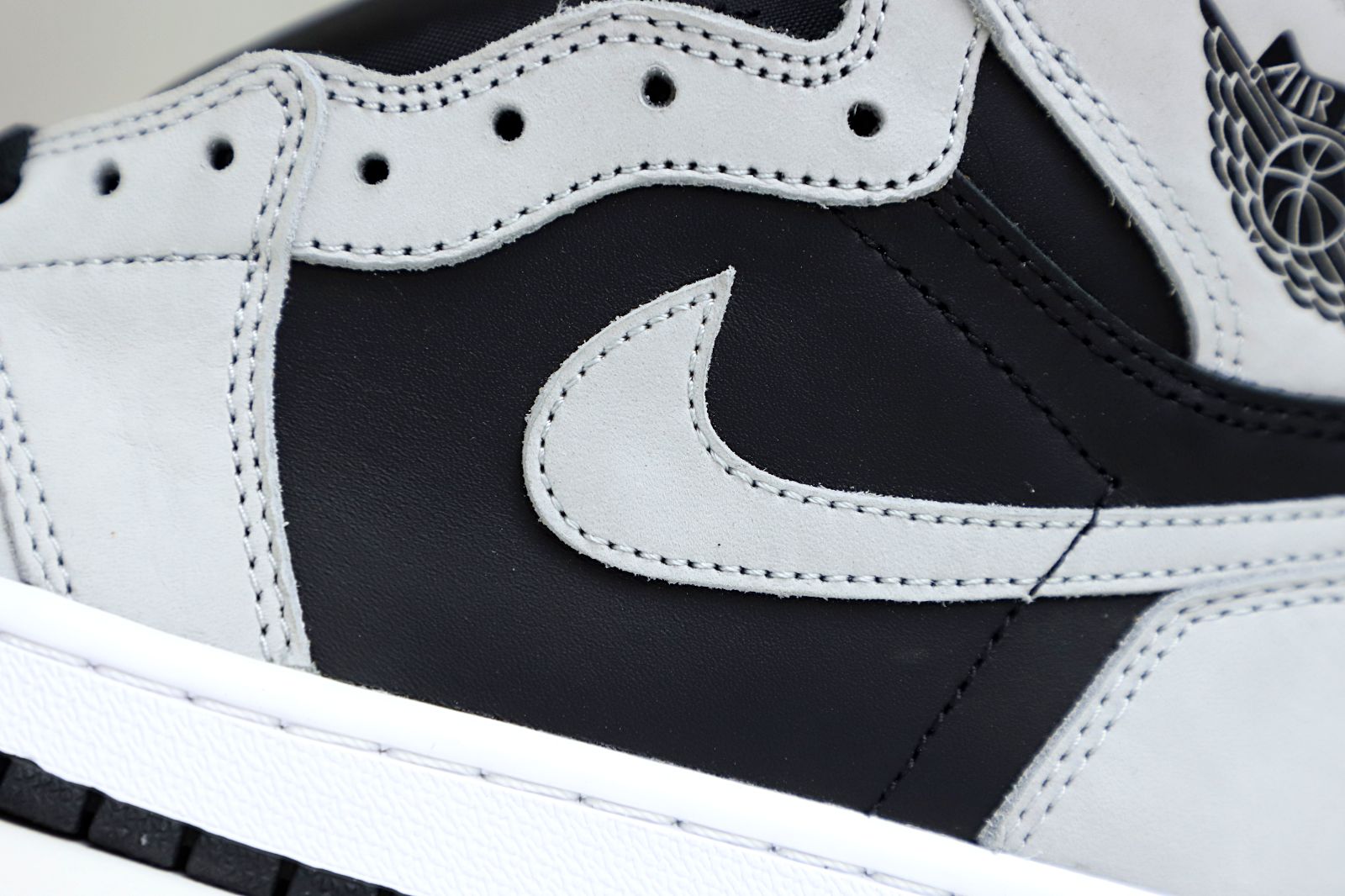 Air Jordan 1 Retro High OG  Shadow 2.0