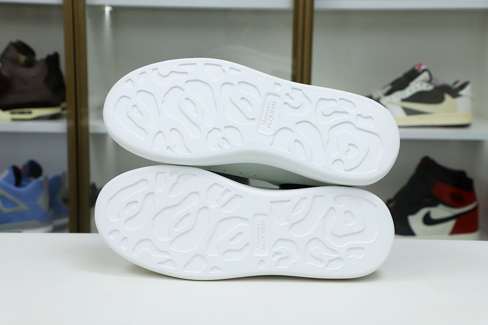 Alexander McQueen heiseyangwei