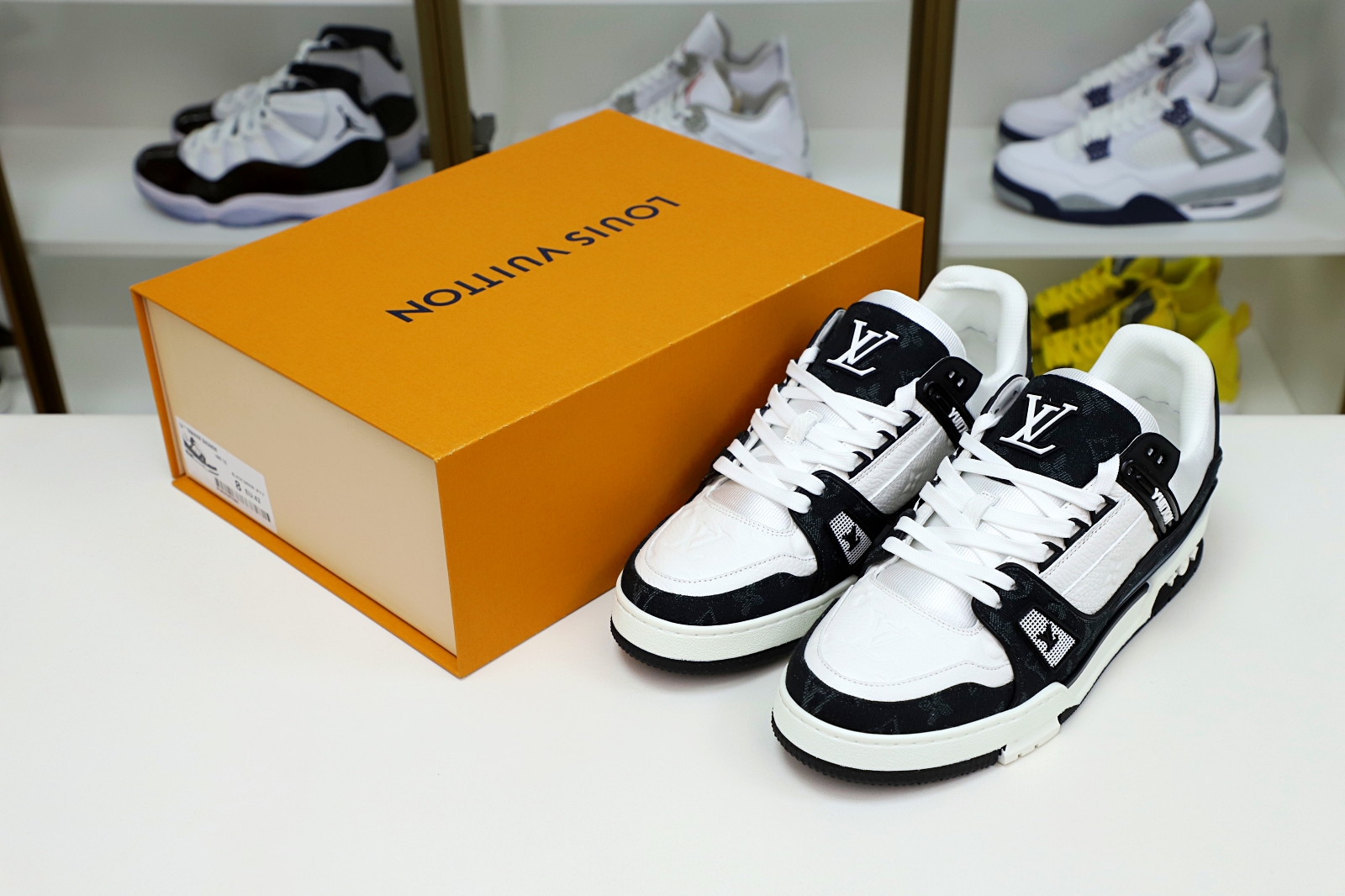 L/V Trainer