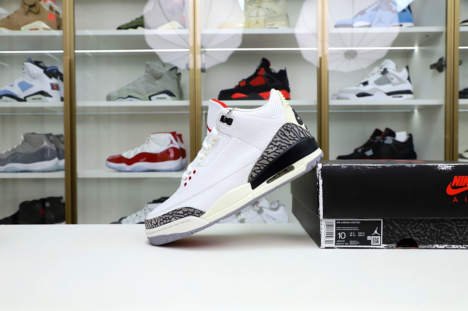 AIR JORDAN 3 