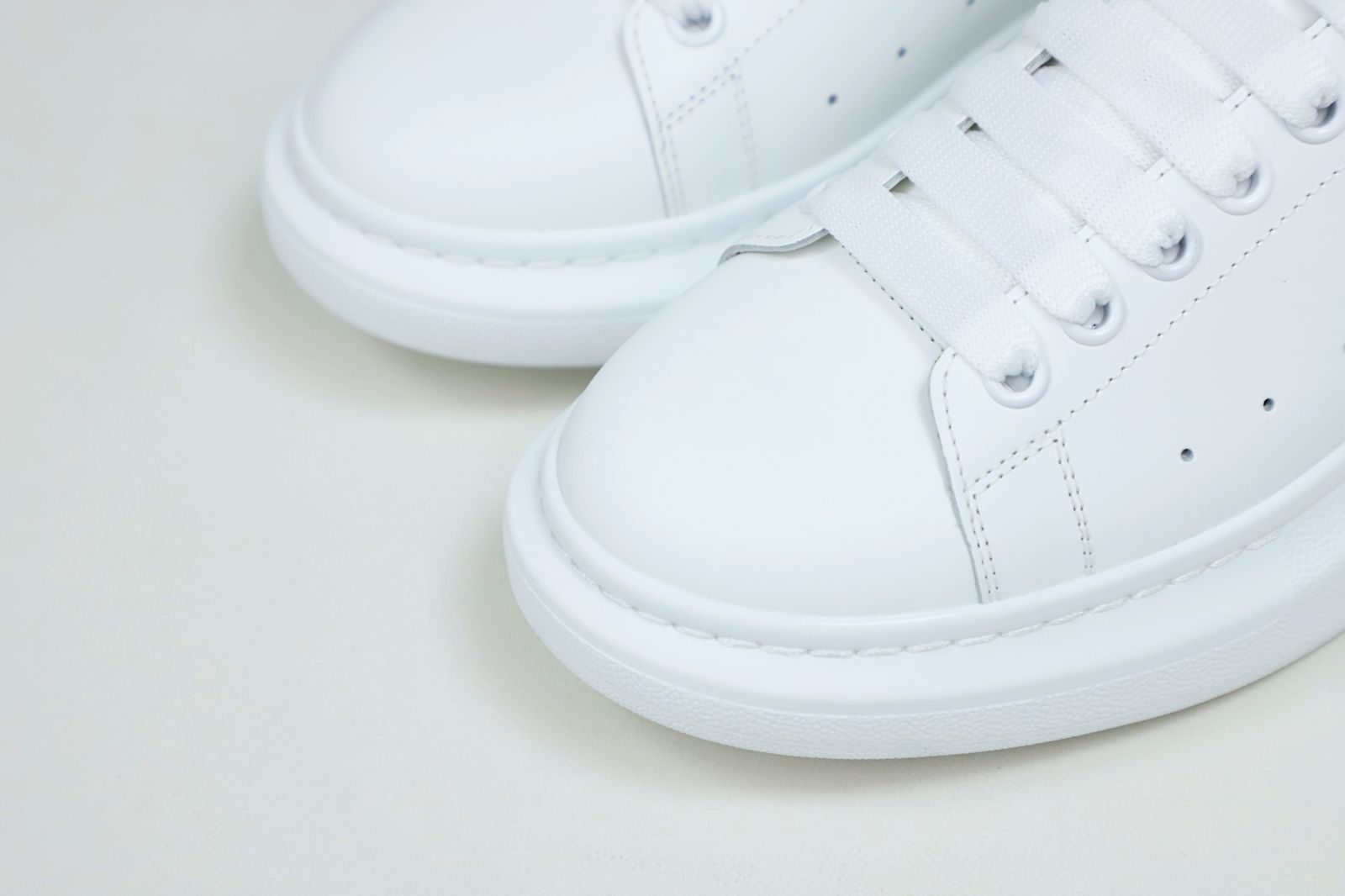 Alexander McQueen baipiwei