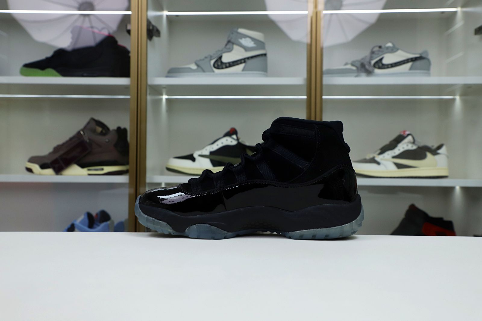 AIR JORDAN 11 RETRO 'CAP AND GOWN'