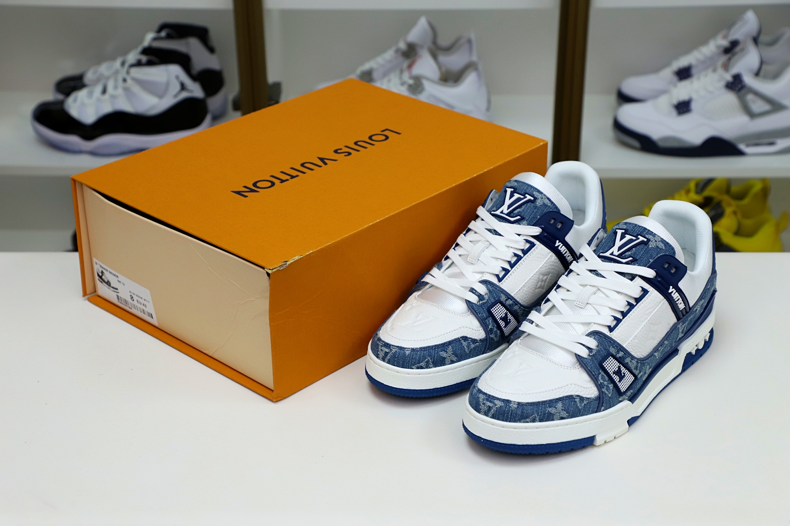 L/V Trainer