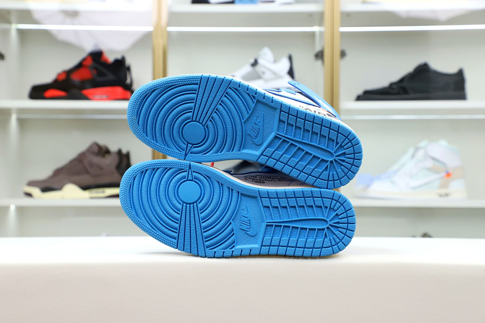 OFF-WHITE X AIR JORDAN 1 RETRO HIGH OG 'UNC'
