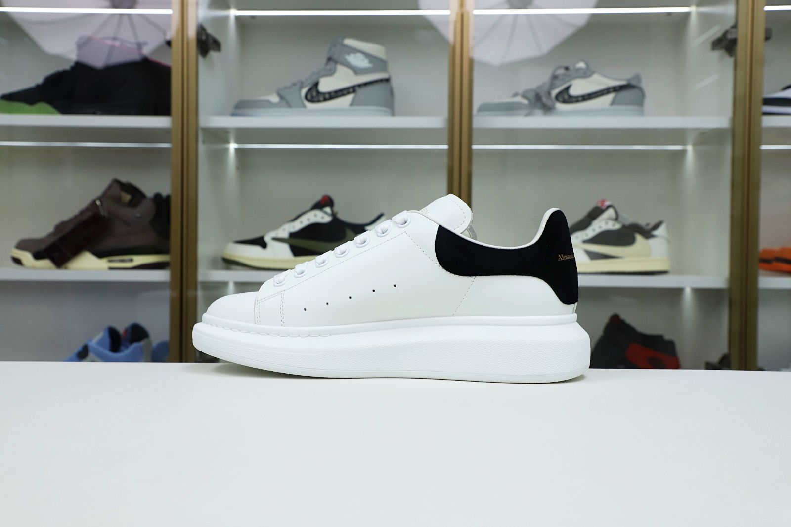 Alexander McQueen heiseyangwei