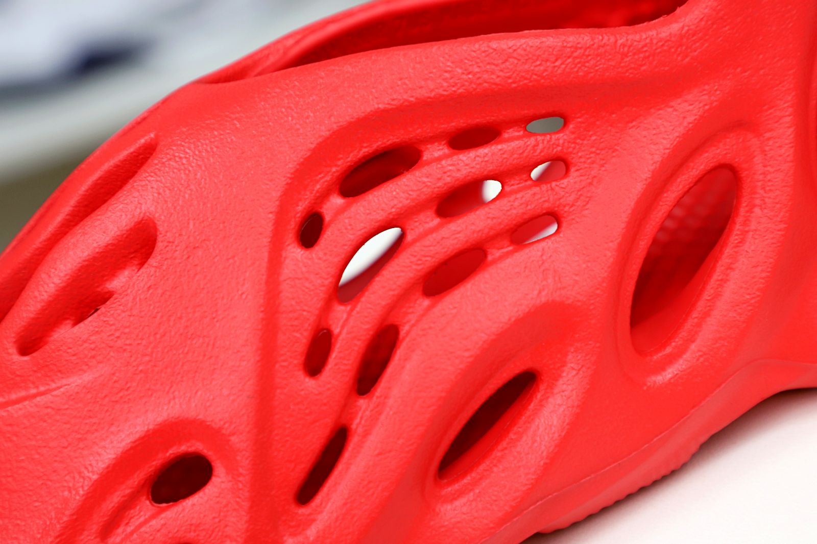 YEEZY FOAM RUNNER 'VERMILION'