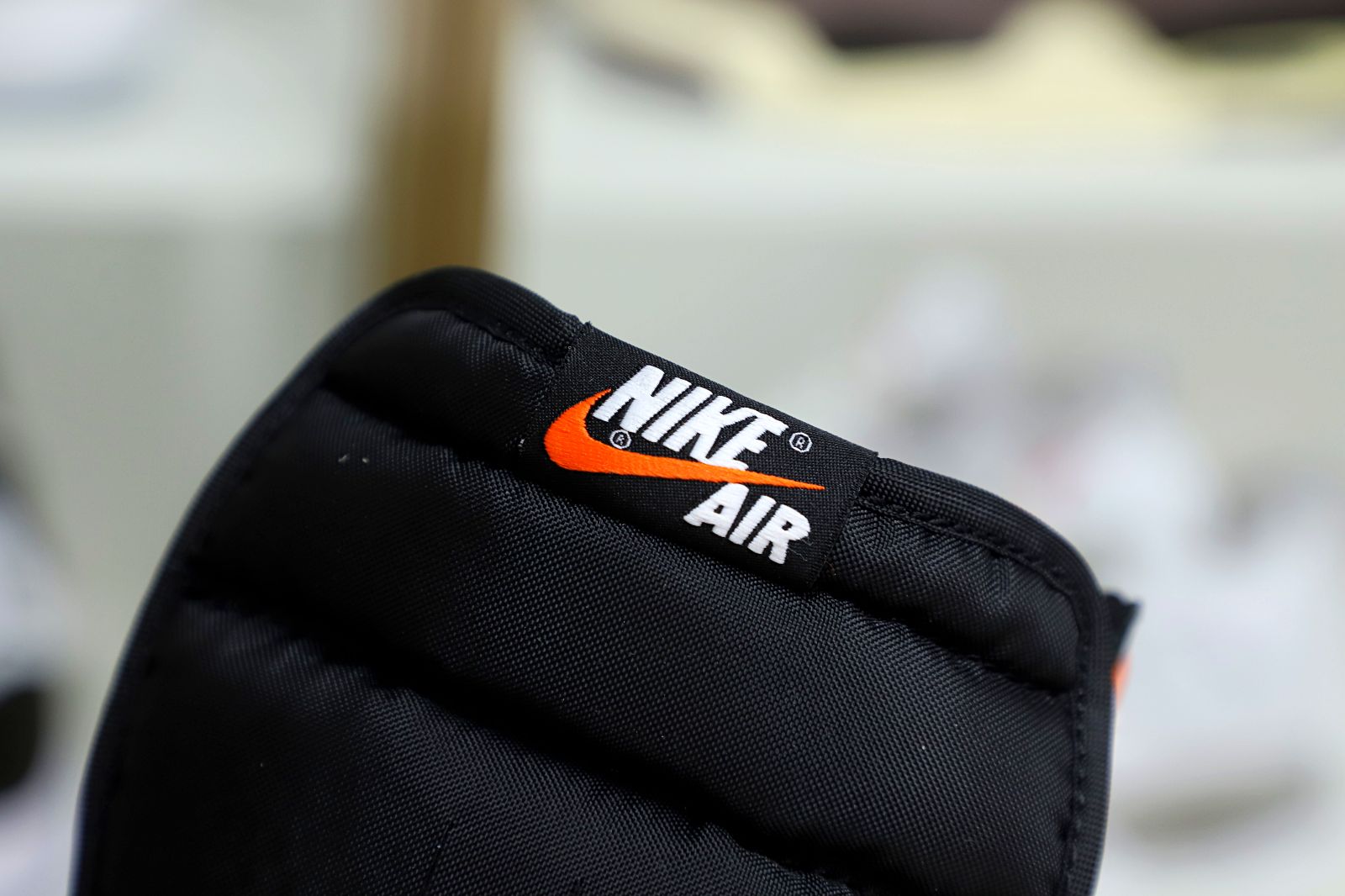 Air Jordan 1 Retro High OG Electro Orange'