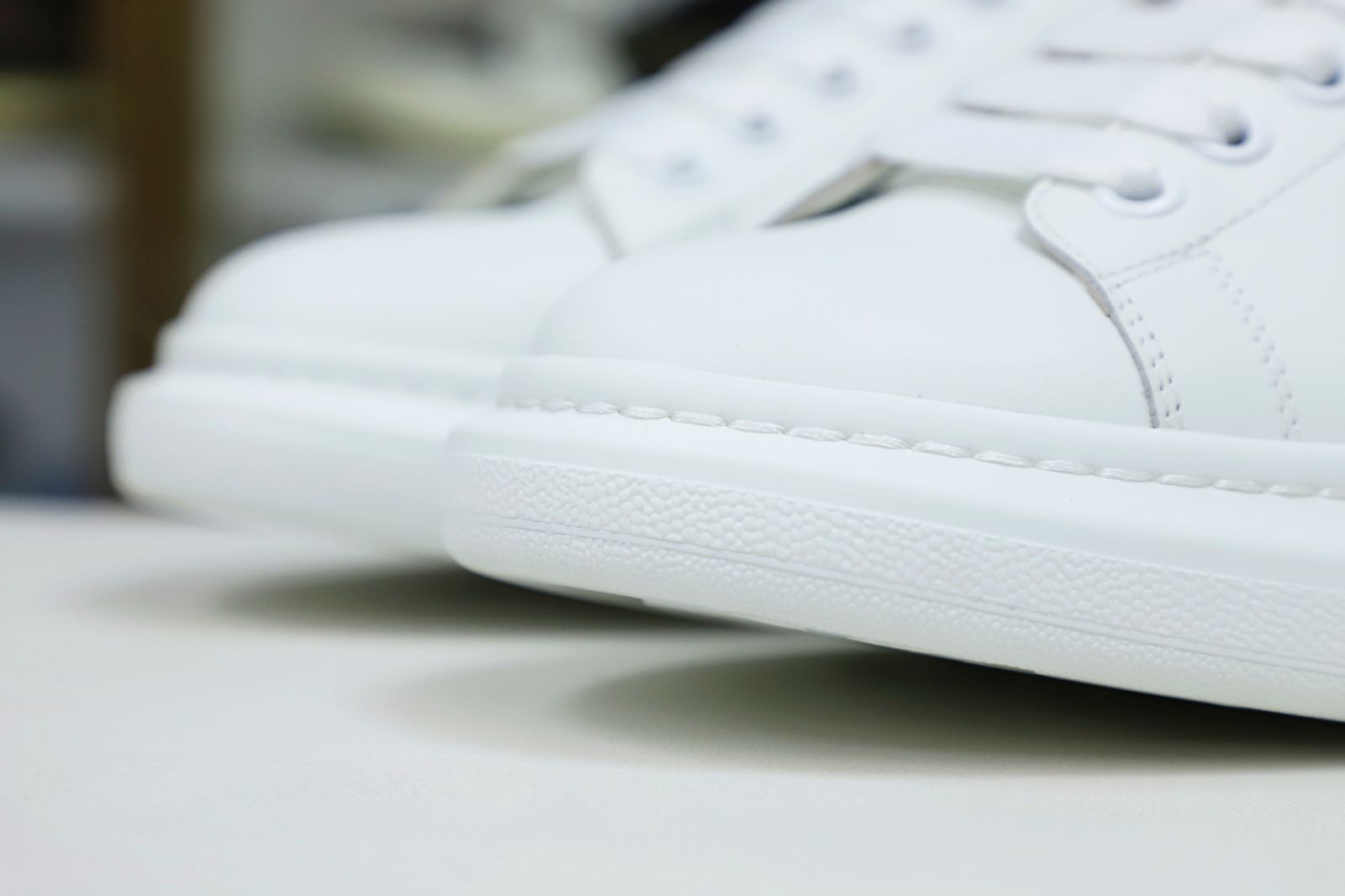 Alexander McQueen heiseyangwei