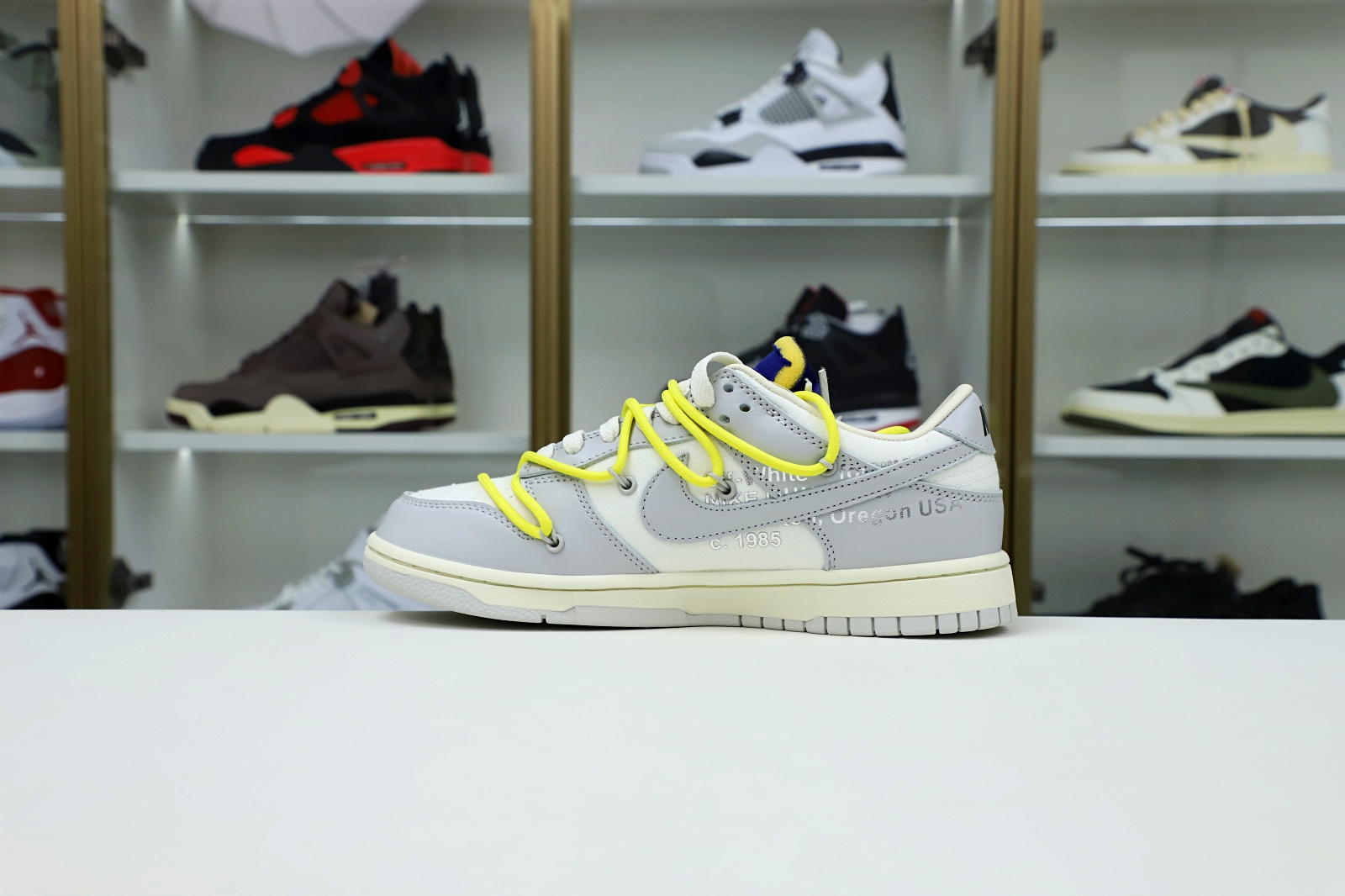Off-White x Nike Dunk Low