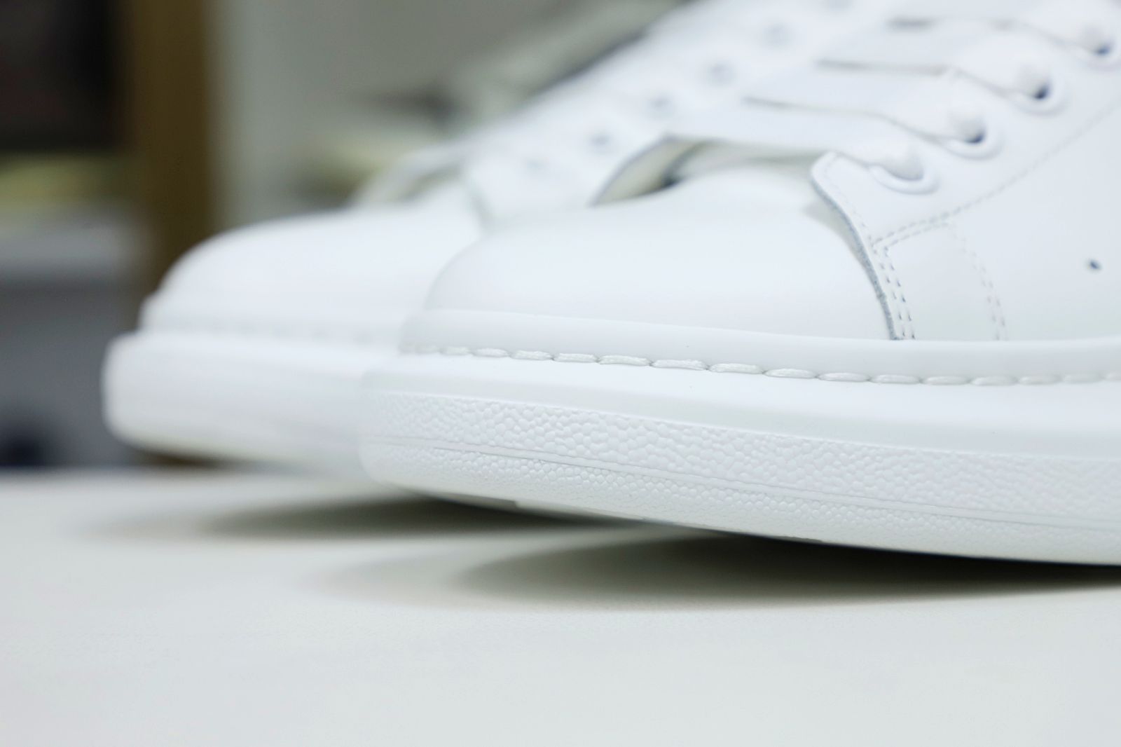 Alexander McQueen WHITE SMOOTH CALF LEATHER RED SUEDE