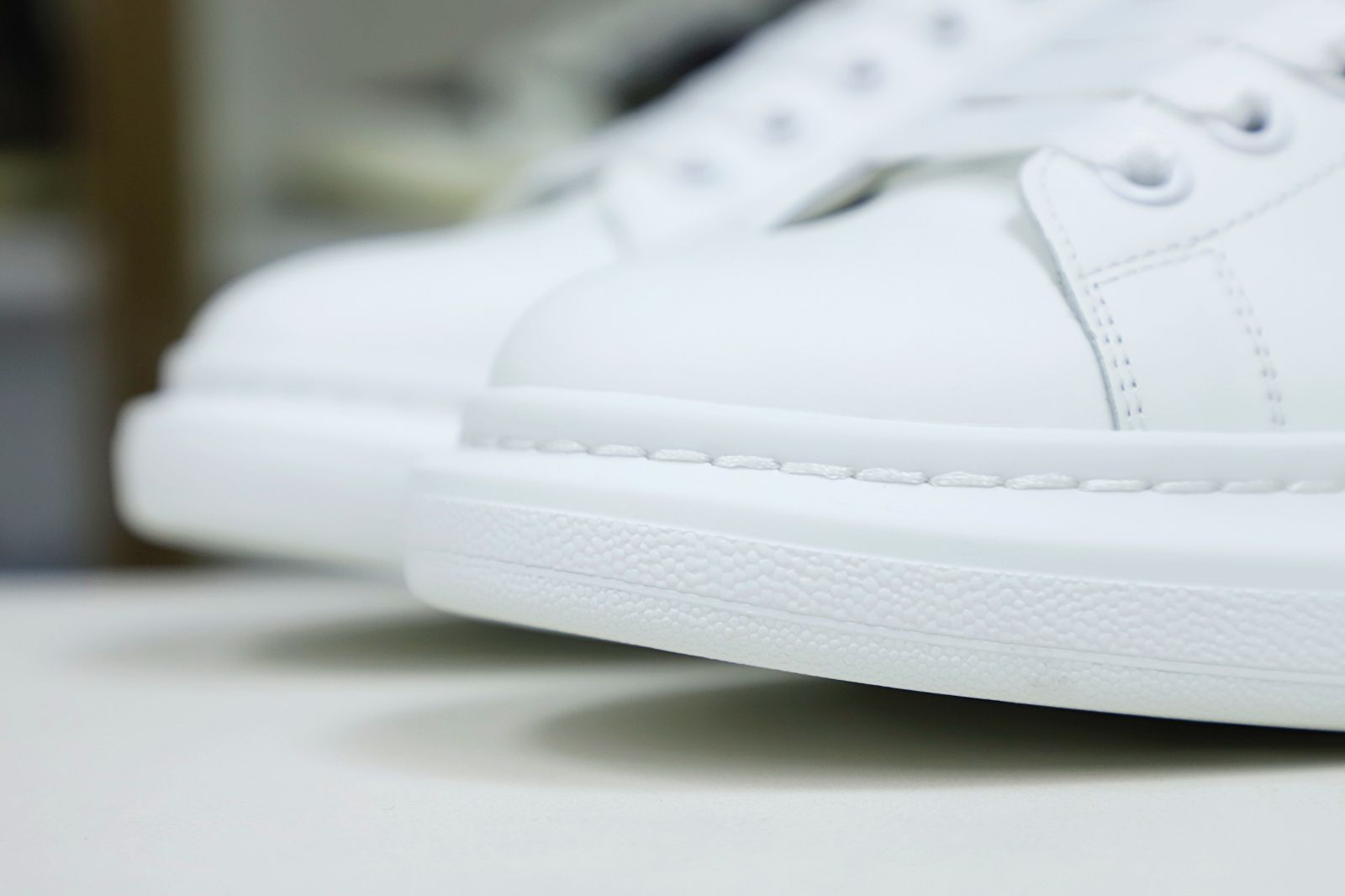 Alexander McQueen baipiwei