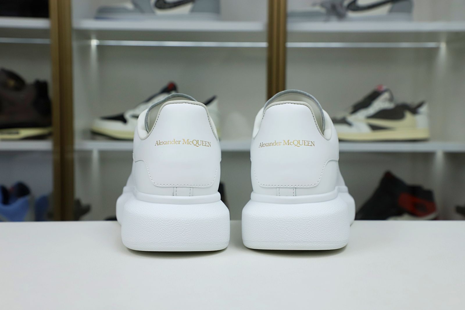 Alexander McQueen baipiwei