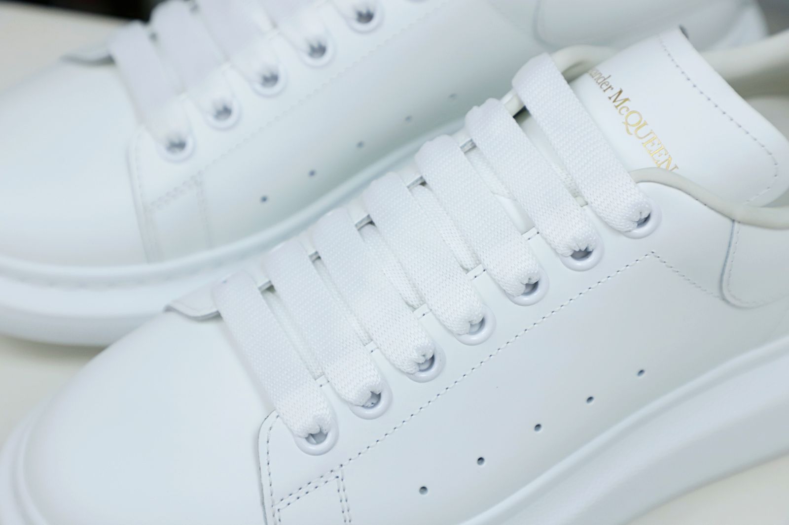 Alexander McQueen baipiwei