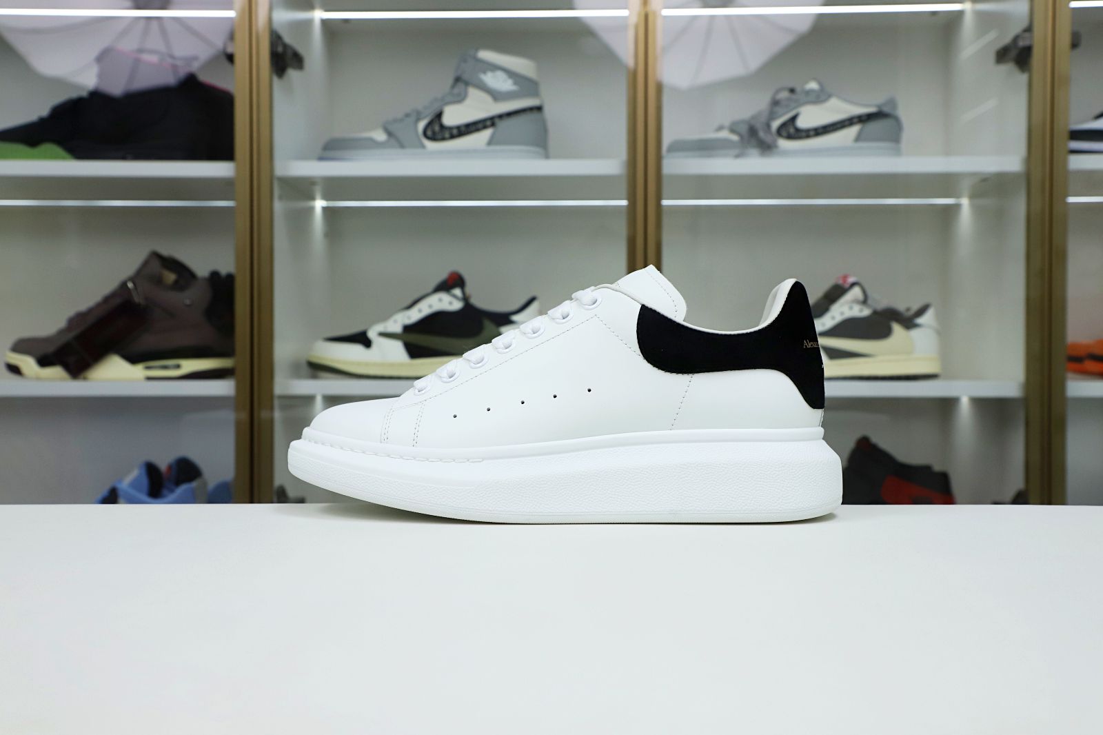 Alexander McQueen heiseyangwei