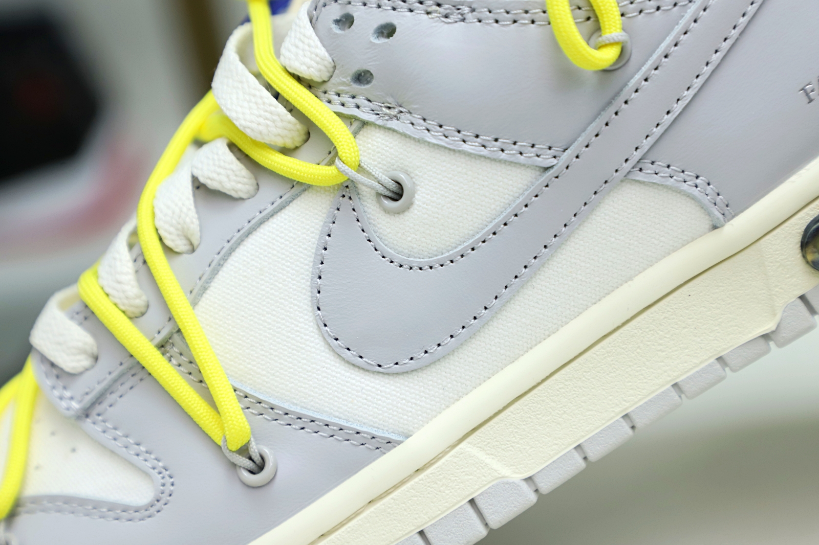 Off-White x Nike Dunk Low