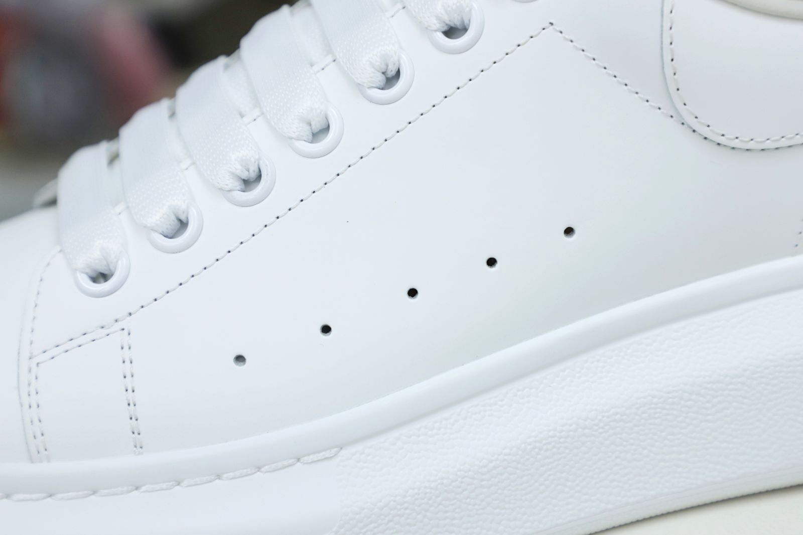 Alexander McQueen baipiwei