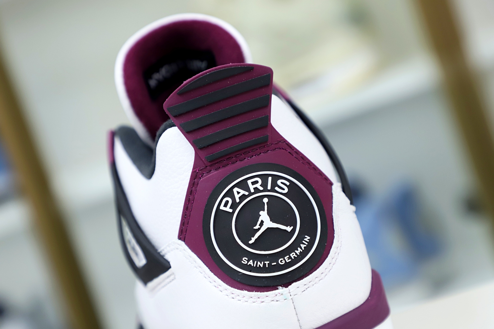 AIR JORDAN PARIS SAINT-GERMAIN X AIR JORDAN 4 RETRO 'BORDEAUX'