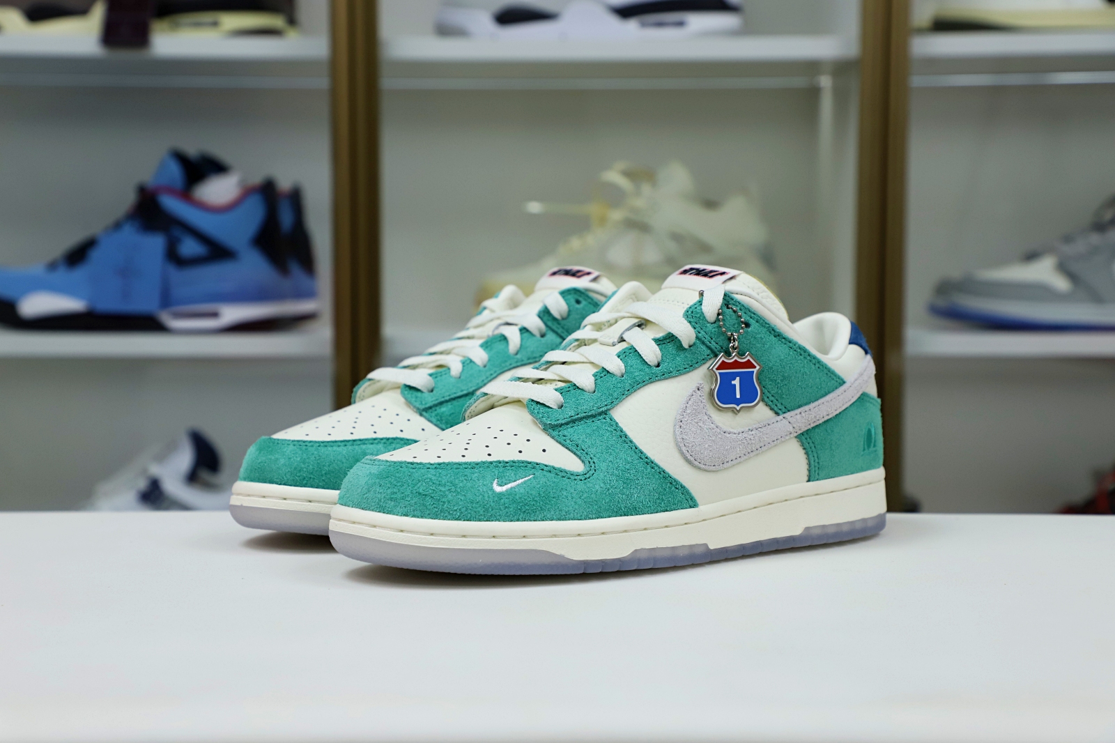 KASINA X DUNK LOW 'ROAD SIGN'