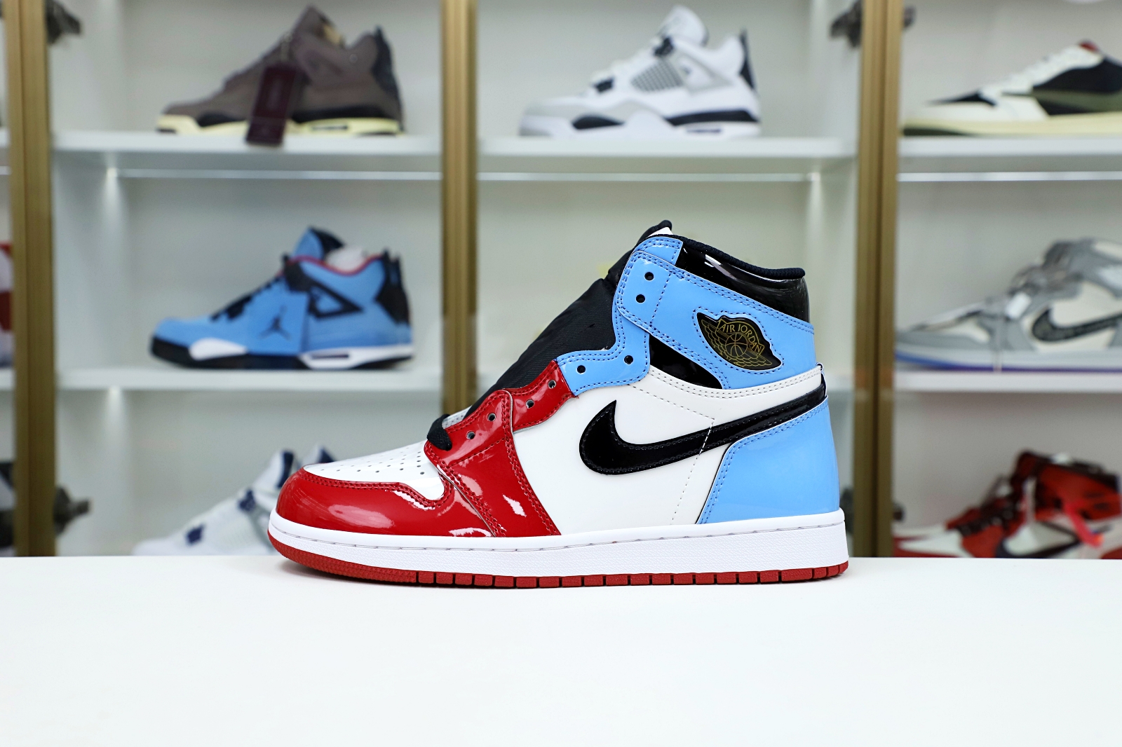 AIR JORDAN 1 RETRO HIGH OG 'FEARLESS'