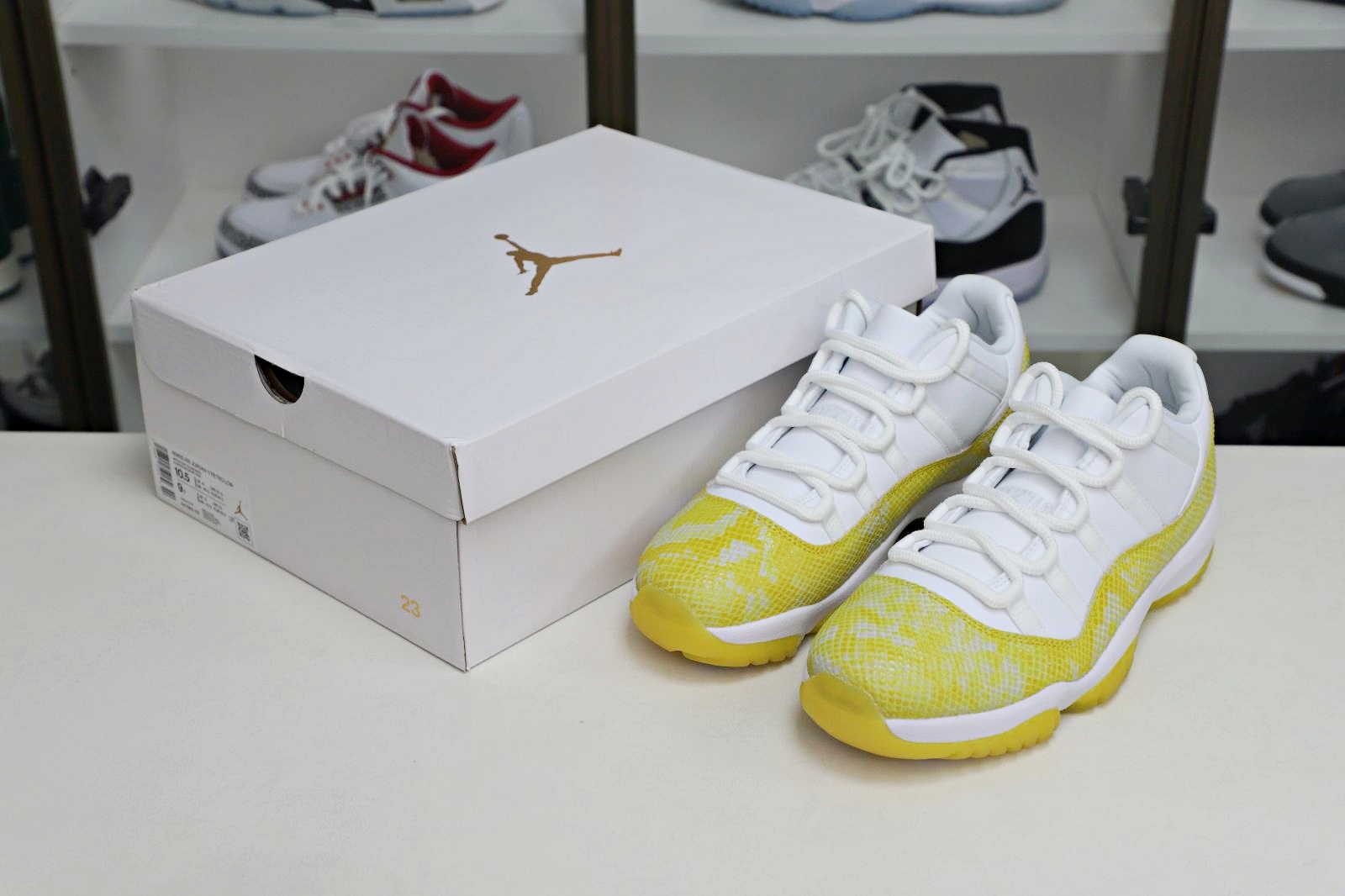 Air Jordan 11 Retro Low