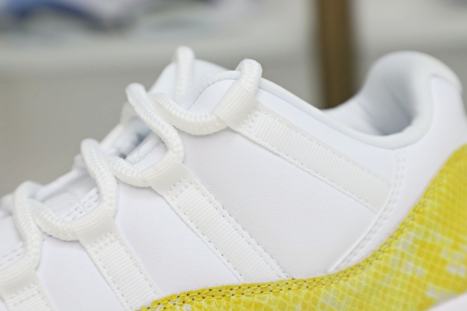 Air Jordan 11 Retro Low