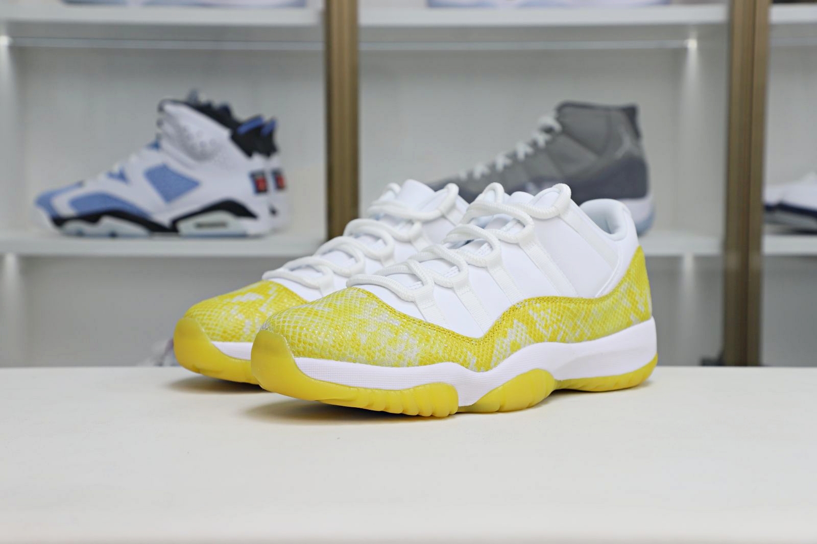 Air Jordan 11 Retro Low