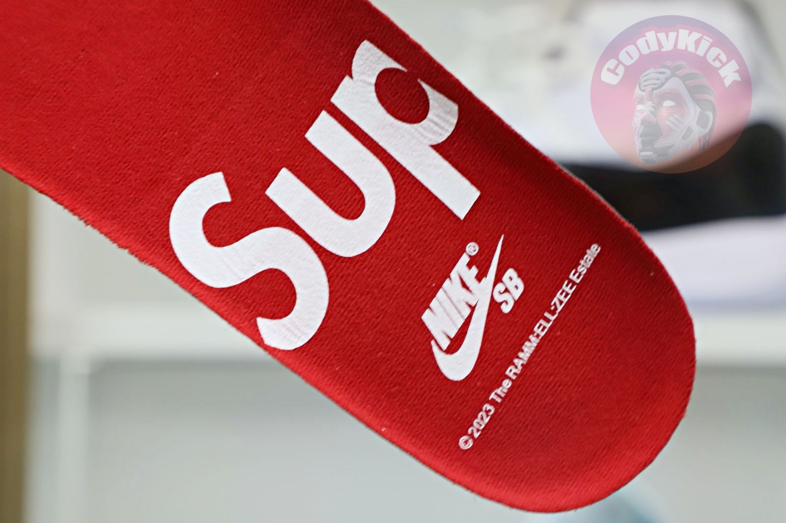 Supreme xNike SB DunkLow