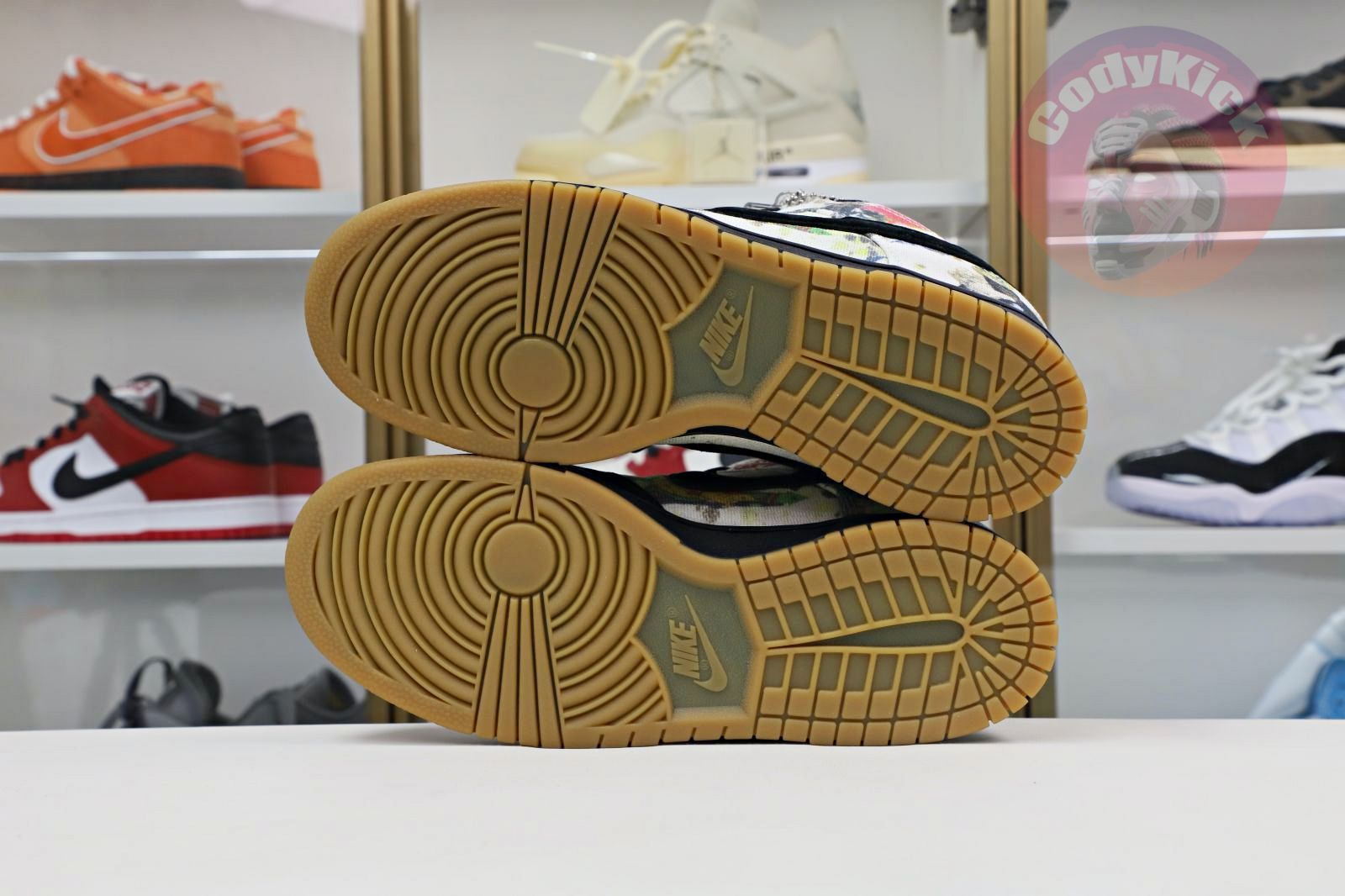 Supreme xNike SB DunkLow