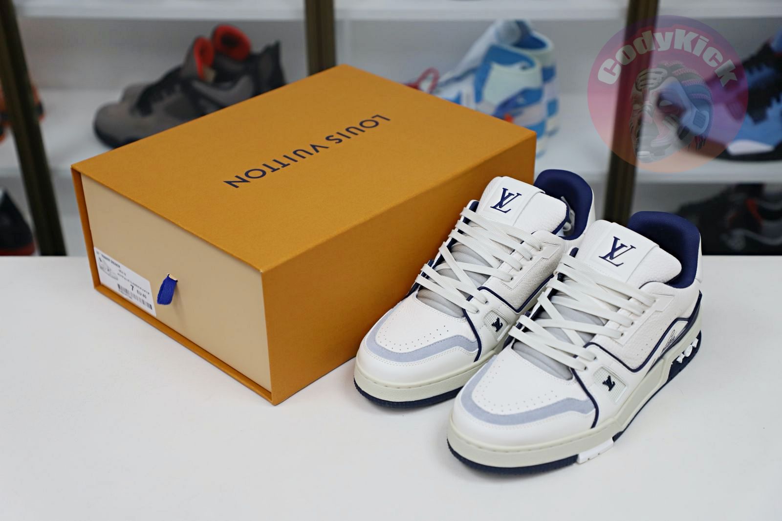 L/V Trainer