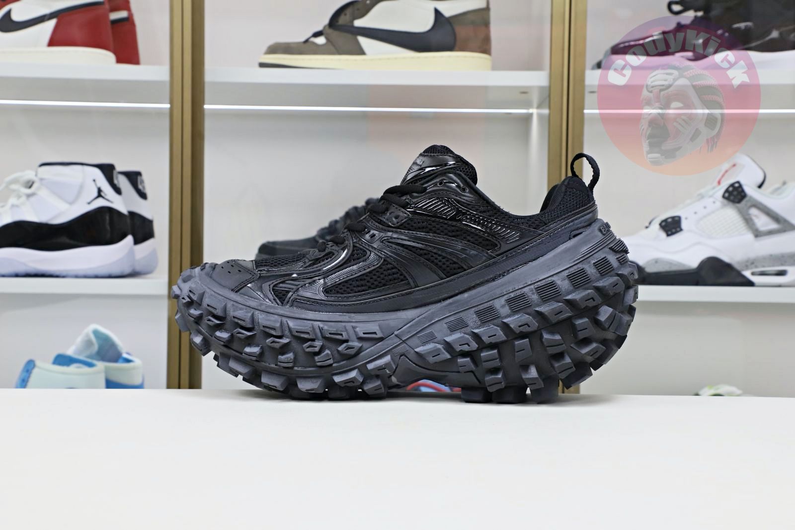 Balenciaga  Defender