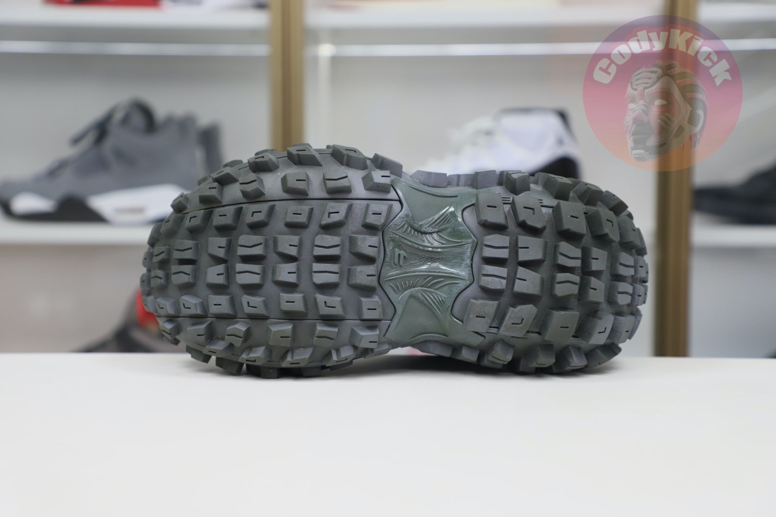 Balenciaga  Defender