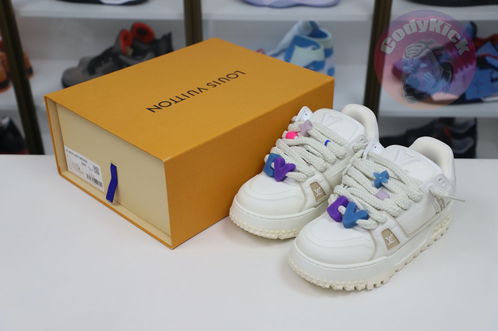 L/V Trainer