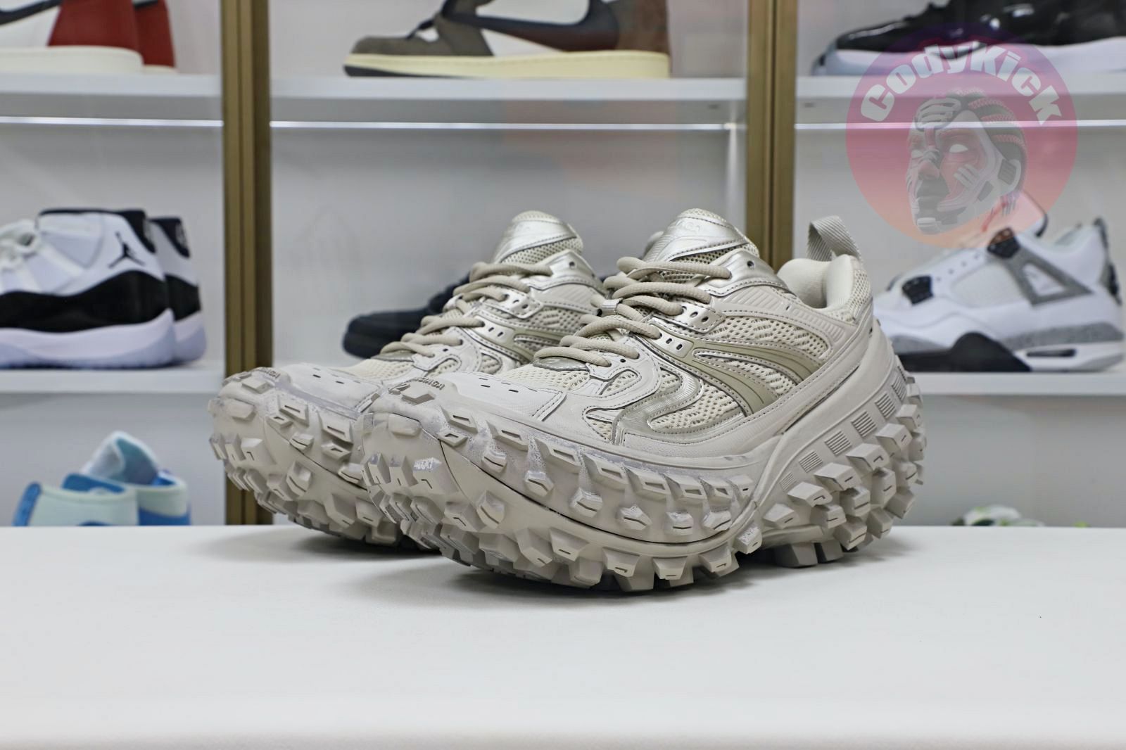 Balenciaga  Defender