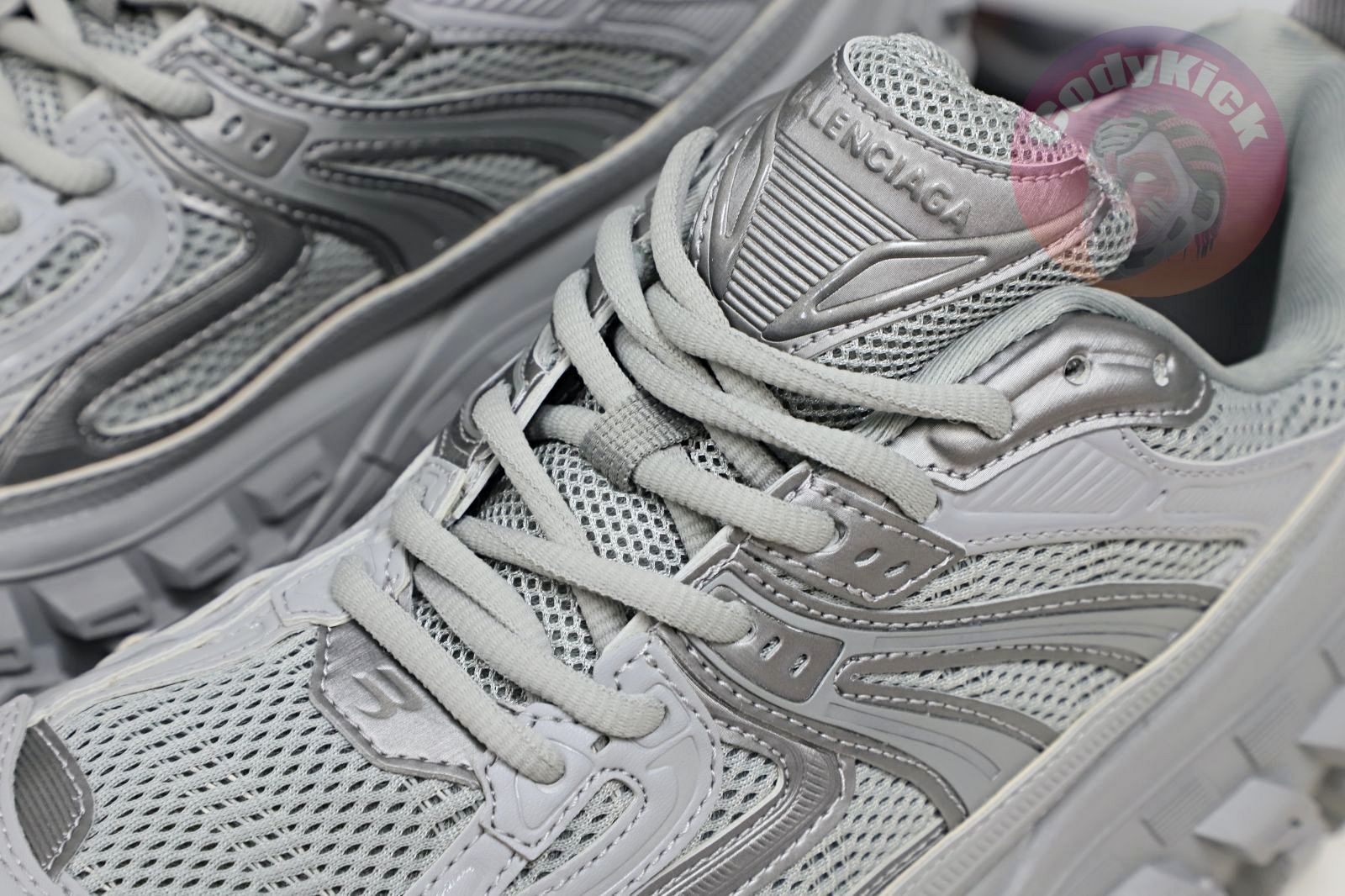 Balenciaga  Defender