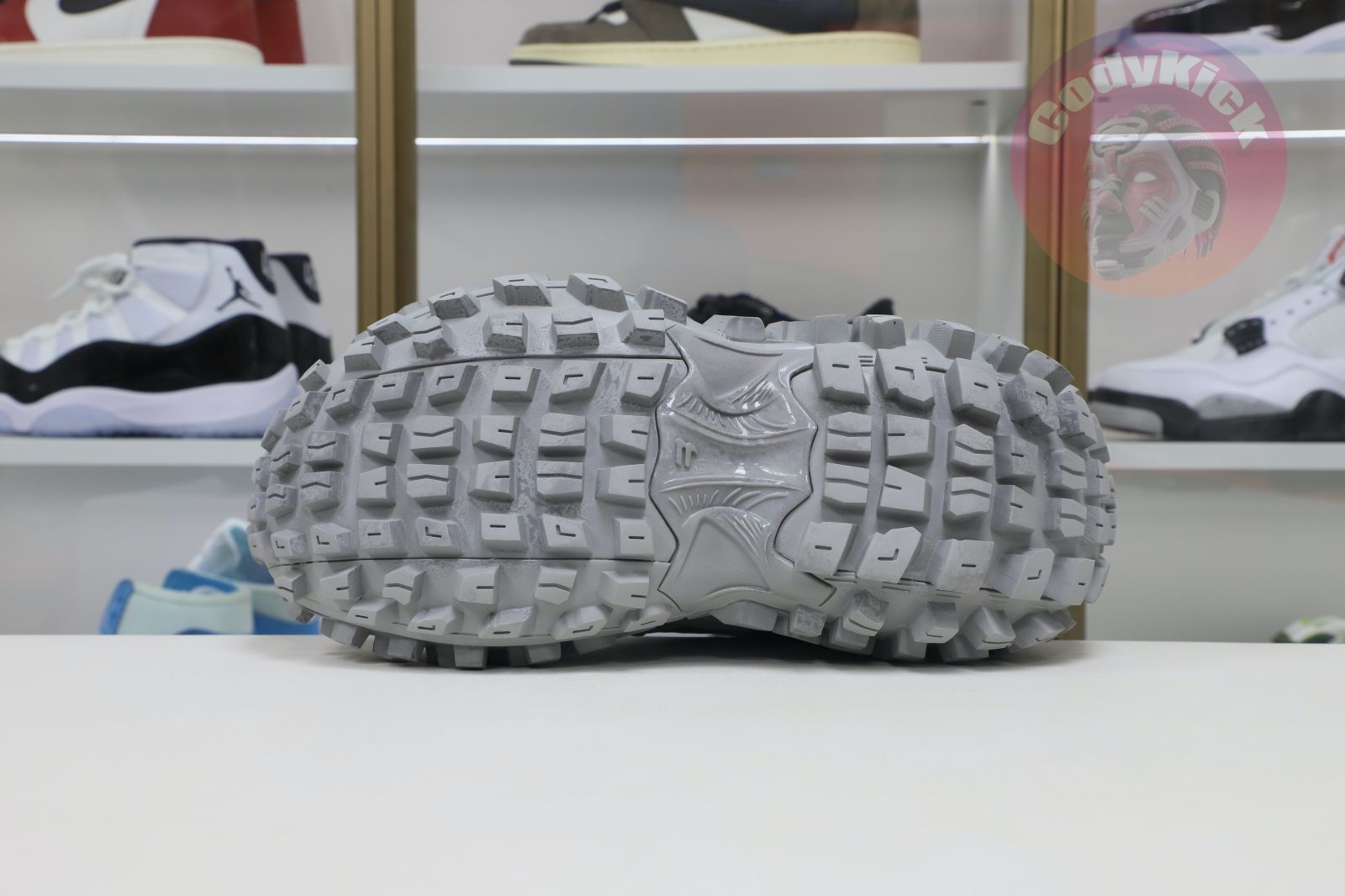 Balenciaga  Defender