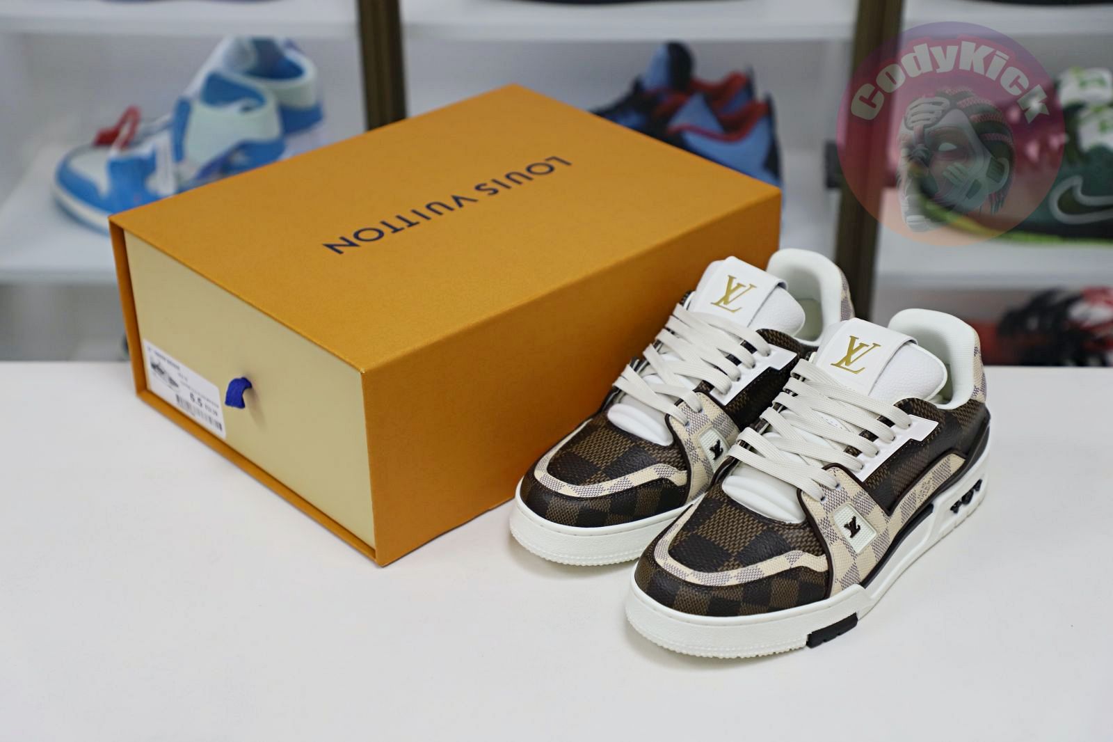 L/V Trainer