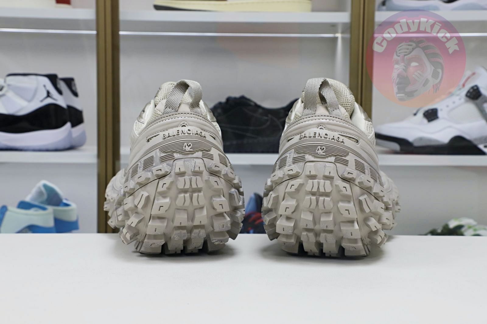 Balenciaga  Defender