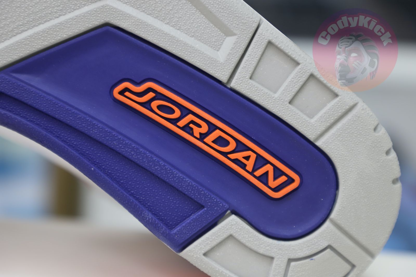 AIR JORDAN 3 RETRO 'KNICKS'