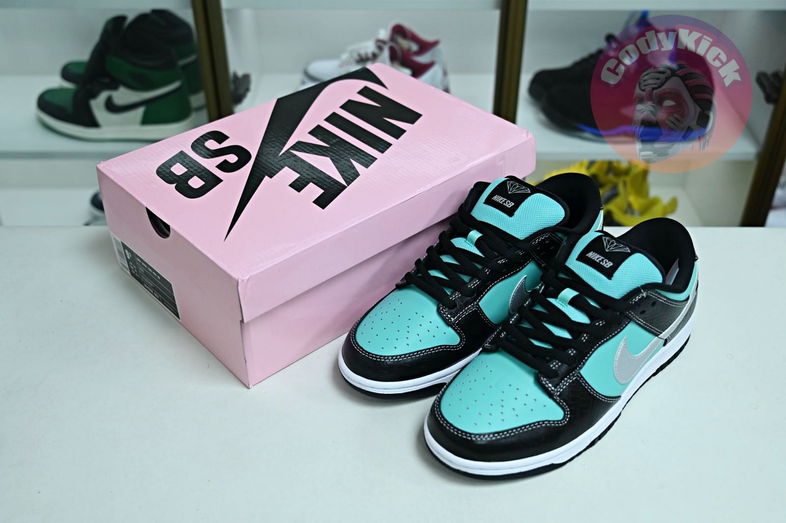 Nike Dunk SB Low Diamond Supply Co.Tiffany